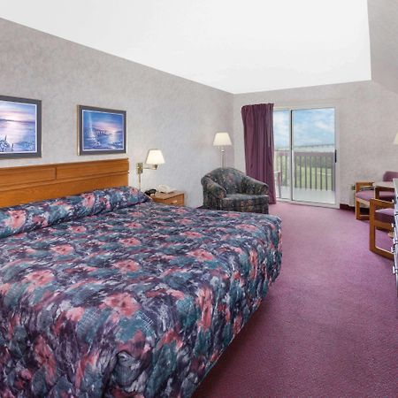 ซูเปอร์ 8 บาย วินด์แฮม เซนต์อิกเนซ Hotel ภายนอก รูปภาพ