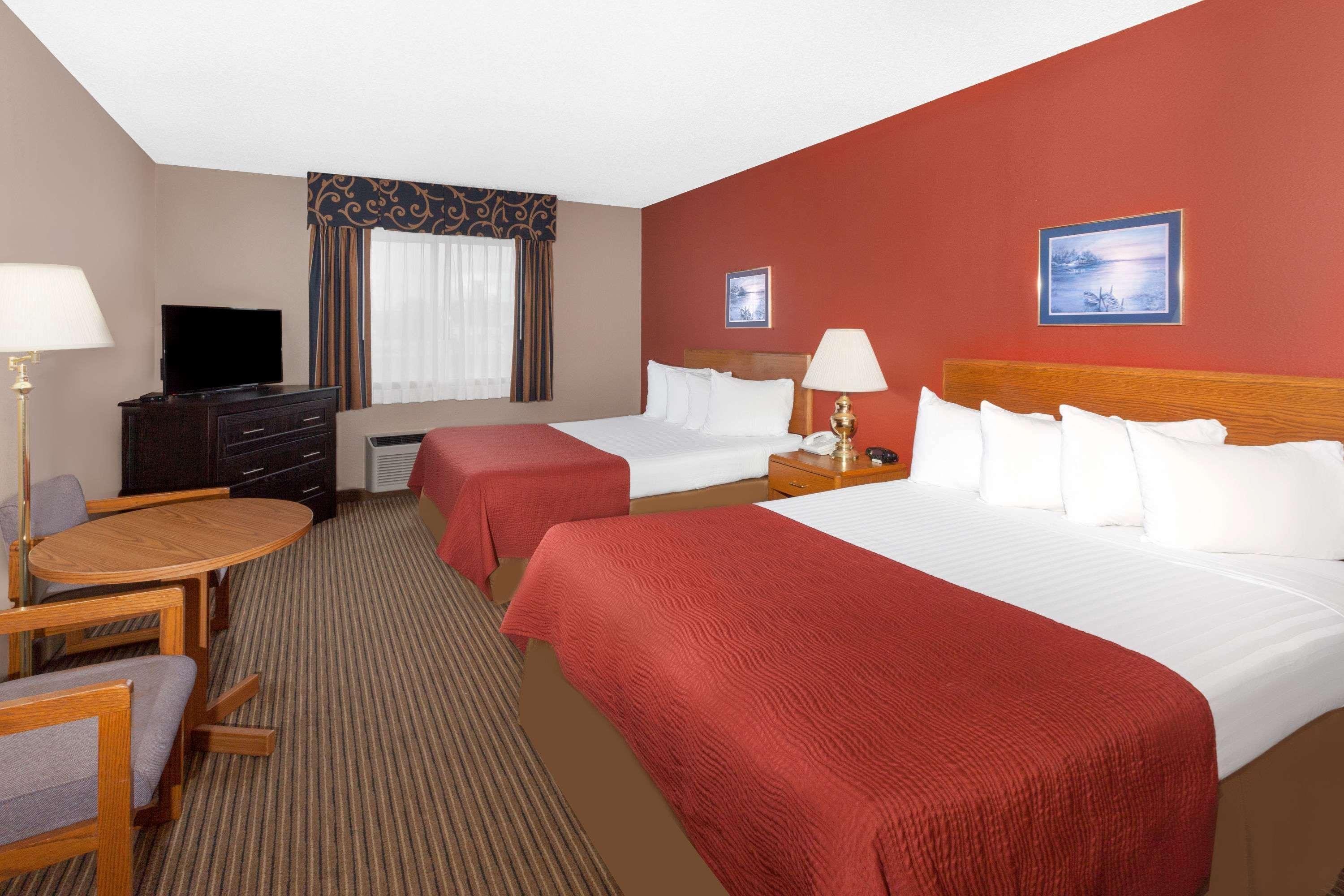 ซูเปอร์ 8 บาย วินด์แฮม เซนต์อิกเนซ Hotel ภายนอก รูปภาพ