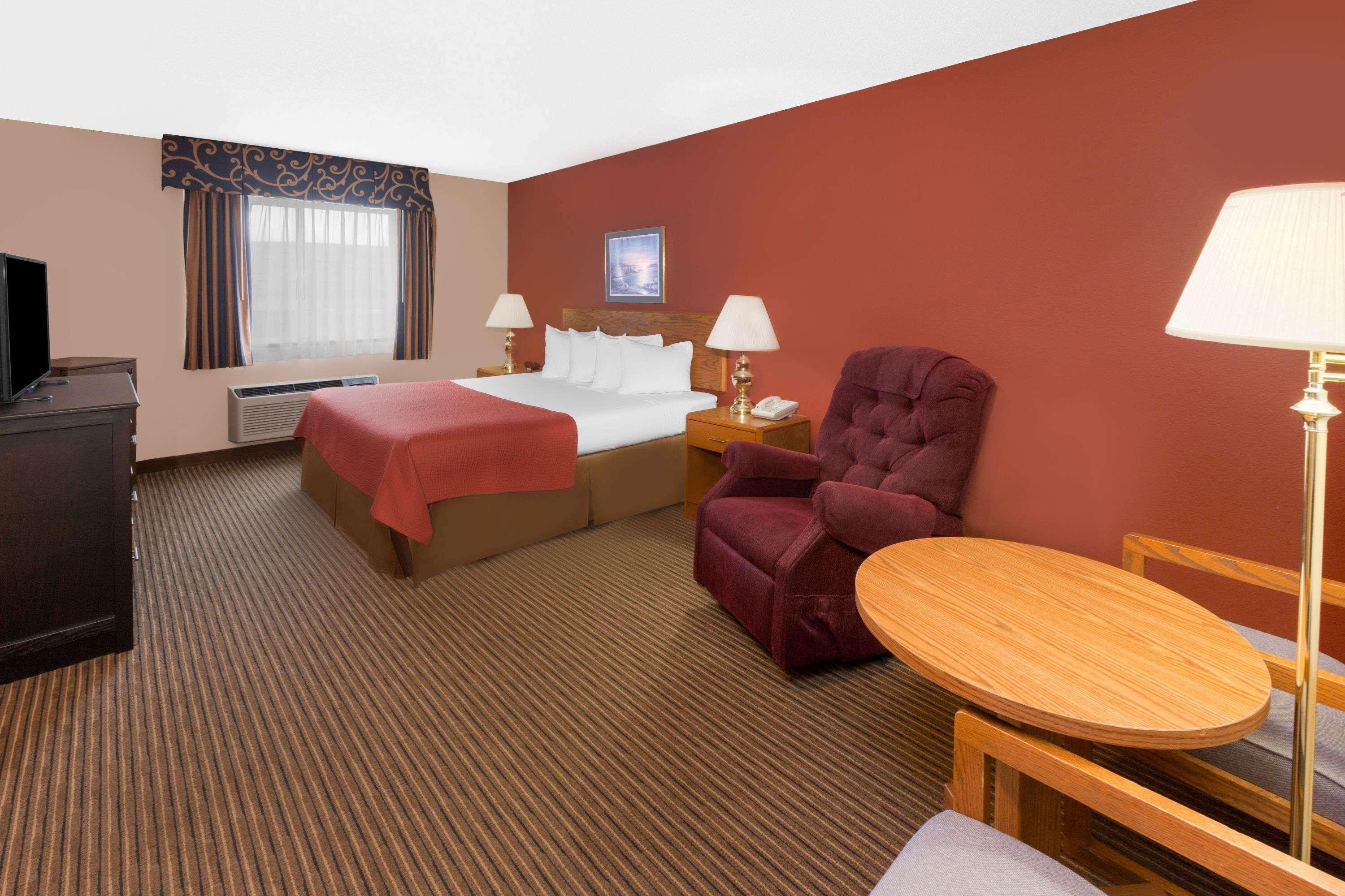 ซูเปอร์ 8 บาย วินด์แฮม เซนต์อิกเนซ Hotel ภายนอก รูปภาพ