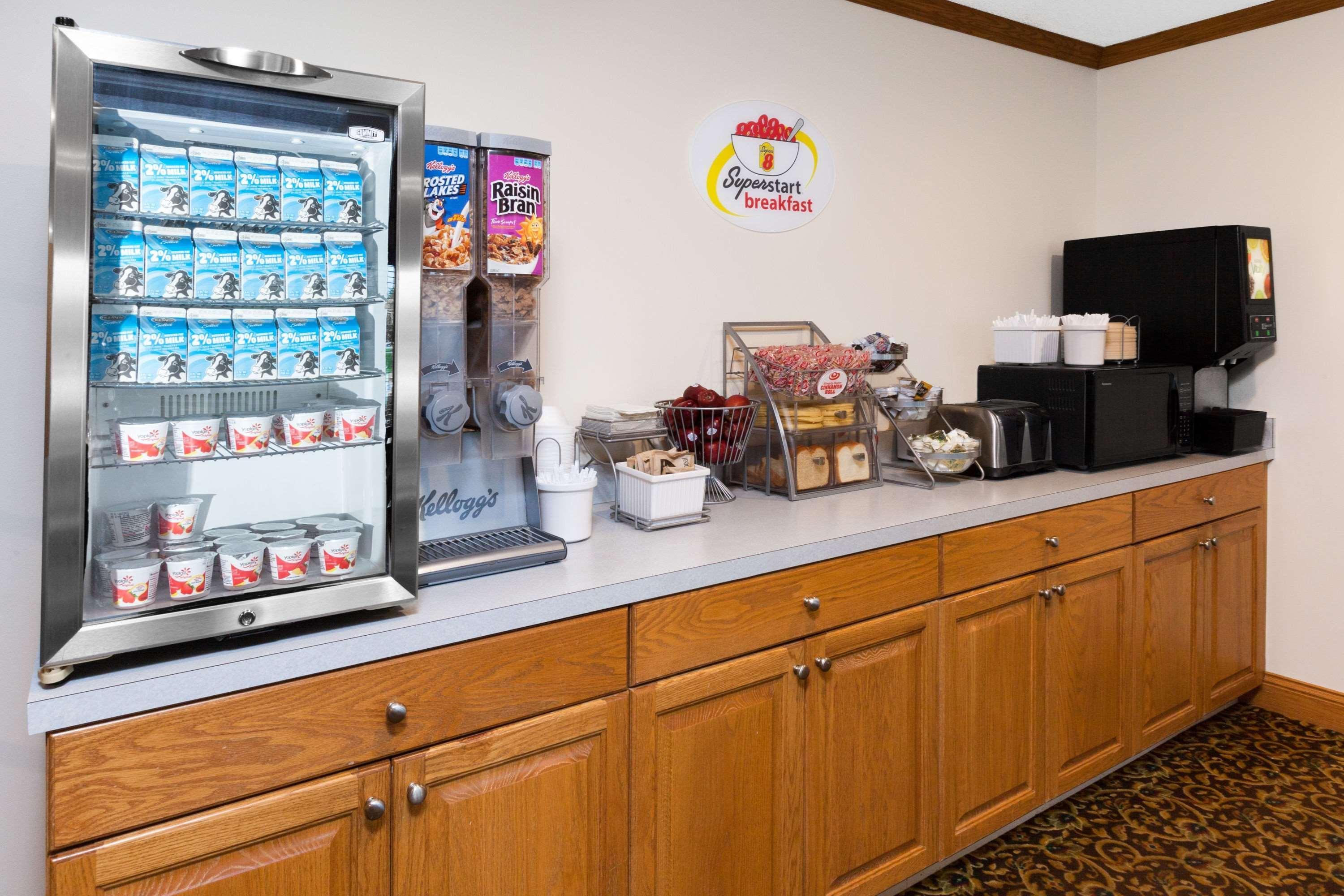 ซูเปอร์ 8 บาย วินด์แฮม เซนต์อิกเนซ Hotel ภายนอก รูปภาพ