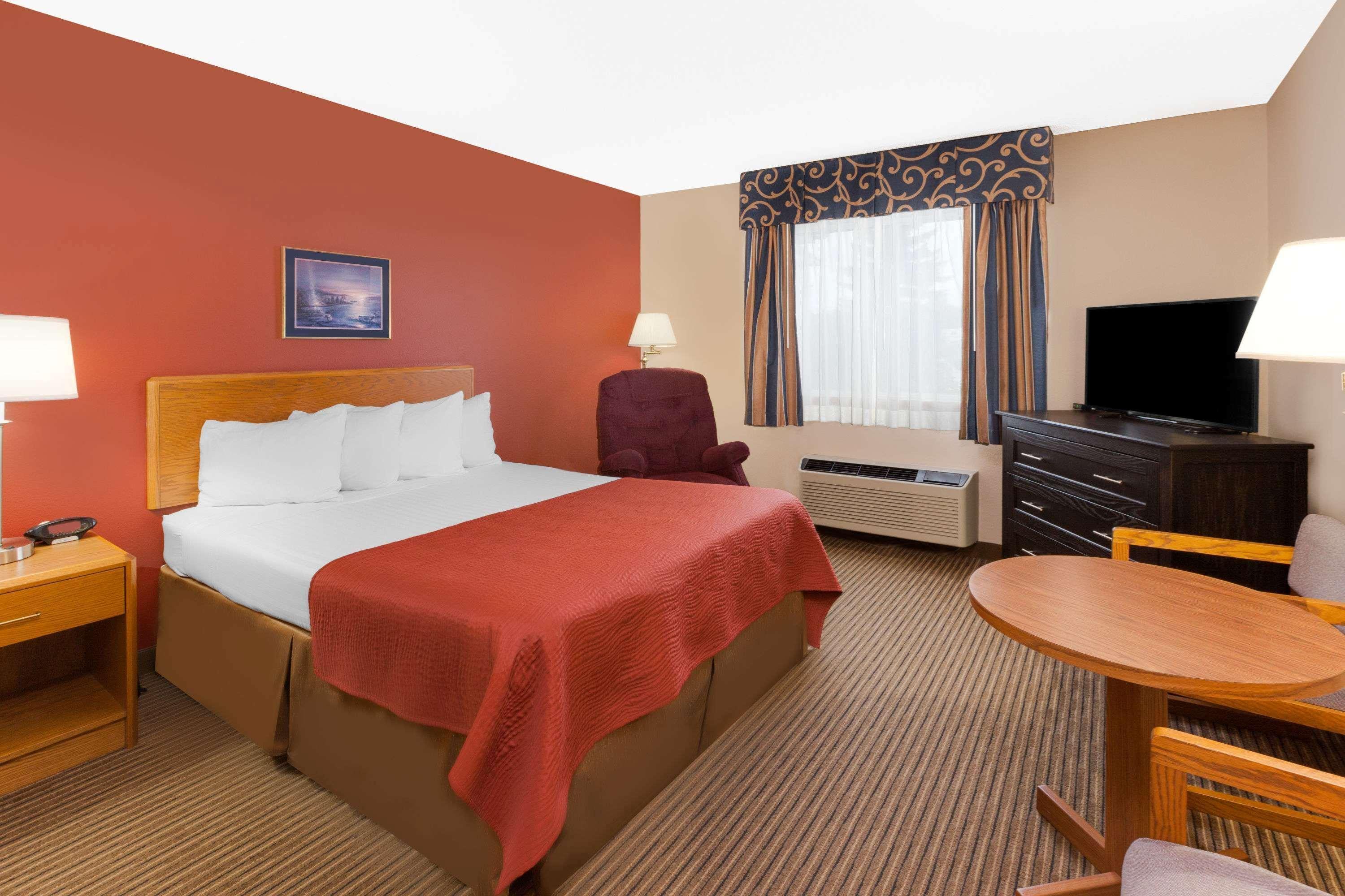 ซูเปอร์ 8 บาย วินด์แฮม เซนต์อิกเนซ Hotel ภายนอก รูปภาพ