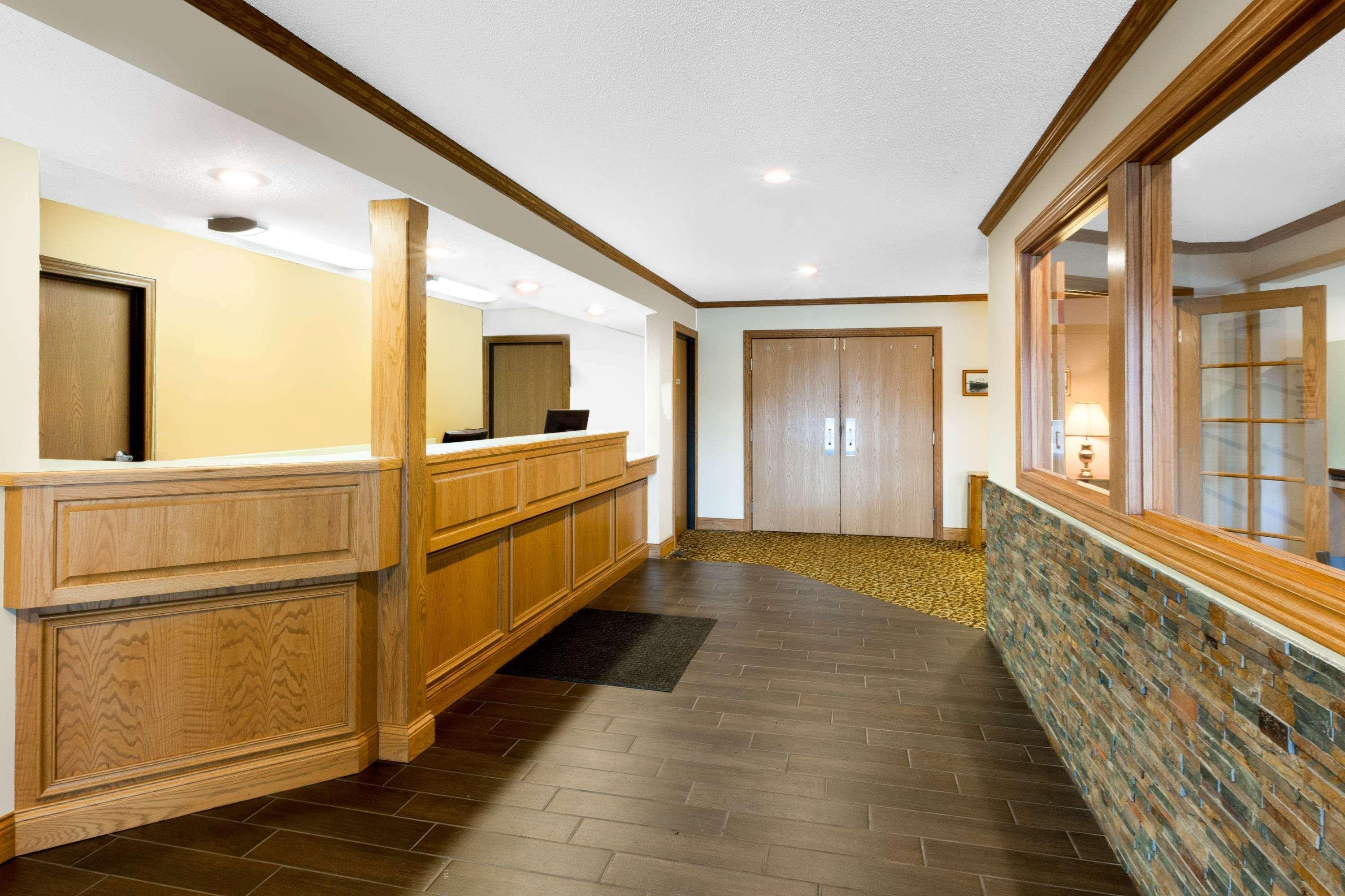 ซูเปอร์ 8 บาย วินด์แฮม เซนต์อิกเนซ Hotel ภายนอก รูปภาพ