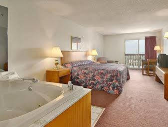 ซูเปอร์ 8 บาย วินด์แฮม เซนต์อิกเนซ Hotel ภายนอก รูปภาพ